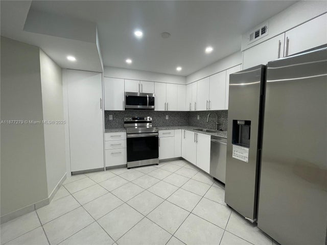 3 of 25 - 3180 S Ocean Dr 520, Hallandale Beach, FL