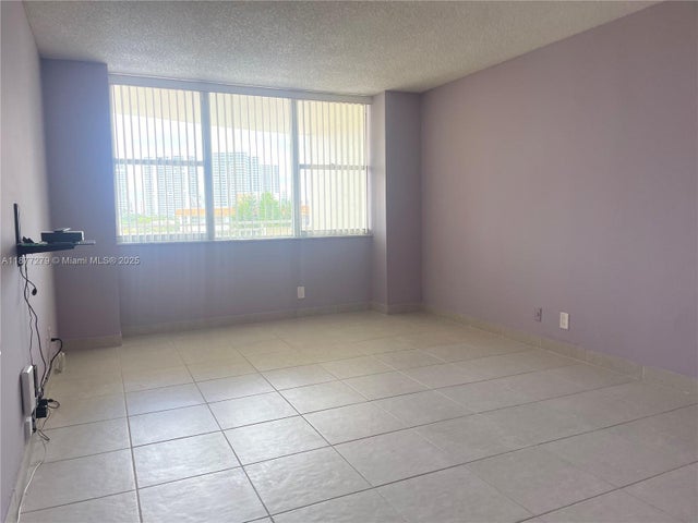 5 of 25 - 3180 S Ocean Dr 520, Hallandale Beach, FL