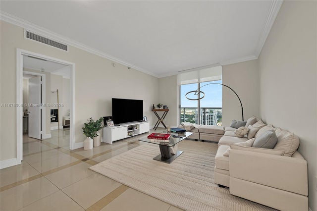 5 of 29 - 185 Sw 7th St 4201, Miami, FL