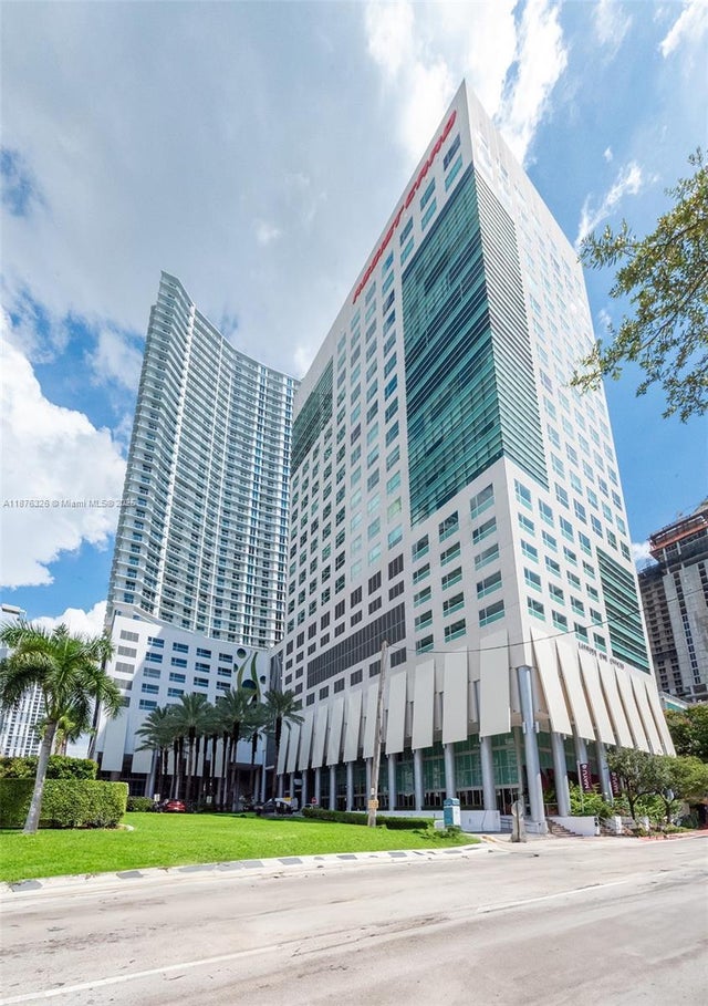 3 of 28 - 185 Sw 7th St 3502, Miami, FL