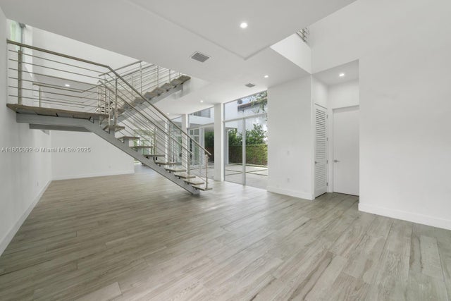 3 of 27 - 5720 Sw 24 St, Miami, FL