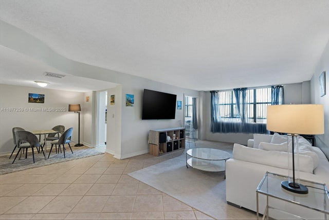 100 Golden Isles Dr 101, Hallandale Beach