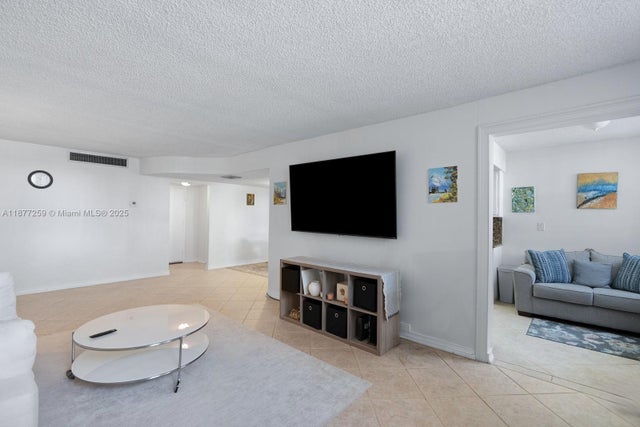 4 of 20 - 100 Golden Isles Dr 101, Hallandale Beach, FL