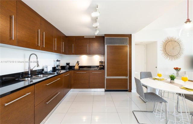 2 of 14 - 485 Brickell Ave 4101, Miami, FL
