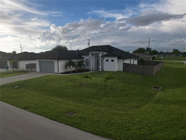 4 of 32 - 21 Nw 7th St, Cape Coral, FL