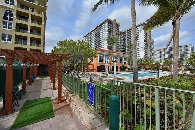 4 of 21 - 2080 S Ocean Dr 1507, Hallandale Beach, FL