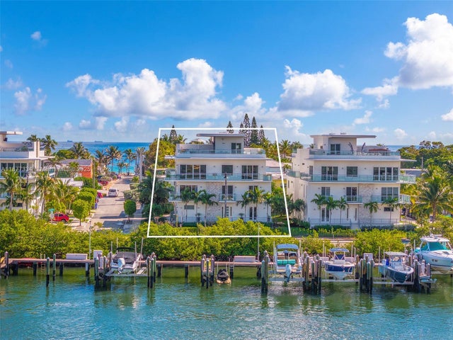 1 of 73 - 350 Desoto St, Hollywood, FL