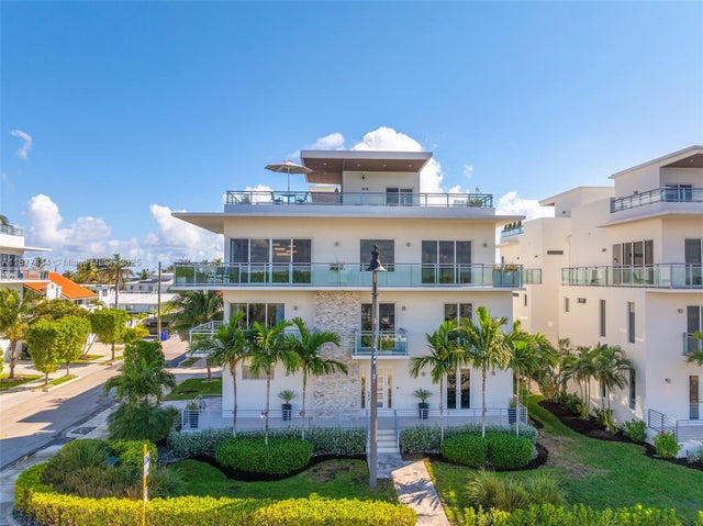 4 of 73 - 350 Desoto St, Hollywood, FL