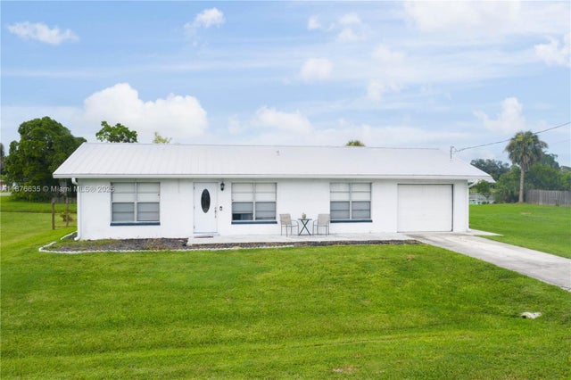 1 of 29 - 2673 Montego Dr, Fort Myers, FL