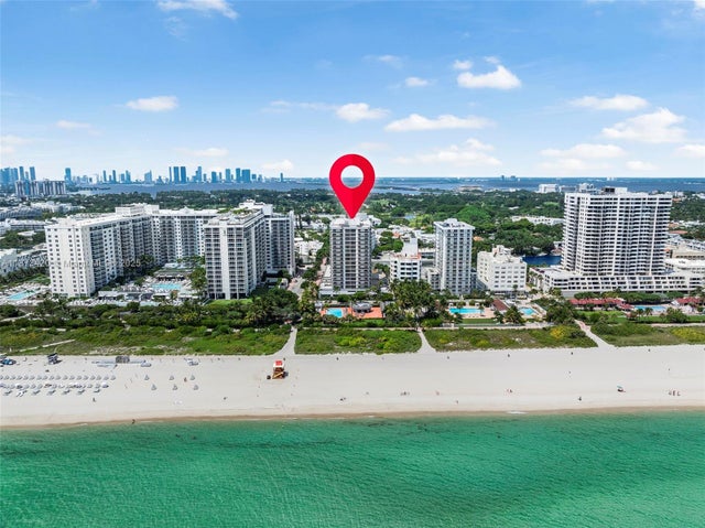 2 of 32 - 2401 Collins Ave 404, Miami Beach, FL