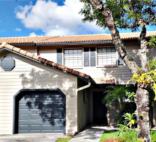 1 of 25 - 9064 Vineyard Lake Dr, Plantation, FL