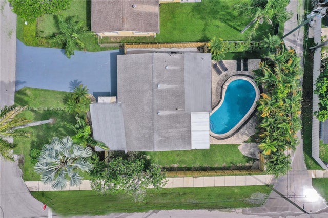 1 of 80 - 2101 N 15th Ave, Hollywood, FL