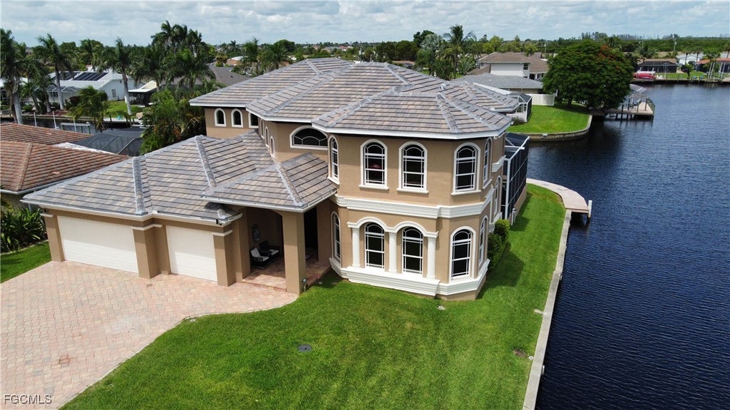 2123 Se 25th Ln, CAPE CORAL
