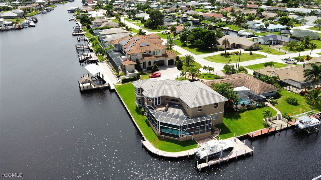 2123 Se 25th Ln, CAPE CORAL