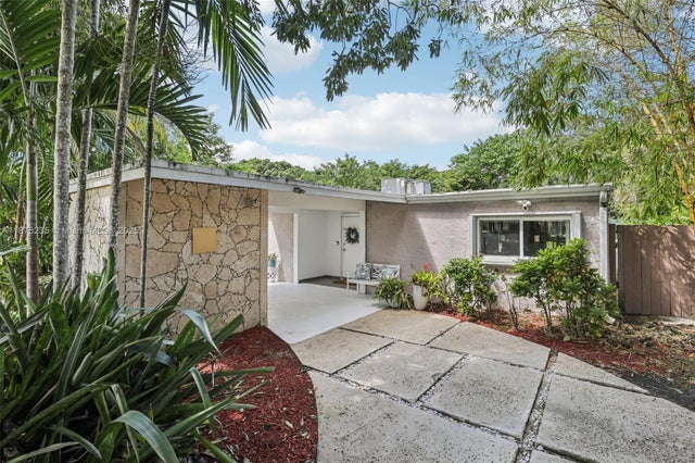 3 of 37 - 6202 Sw 65th Ave, South Miami, FL