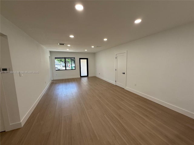 2 of 27 - 427 Nw 82nd Ter, Miami, FL