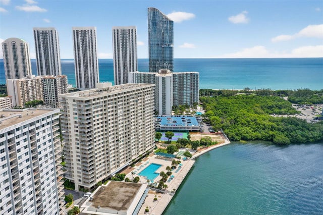 3 of 43 - 300 Bayview Dr 1009, Sunny Isles Beach, FL