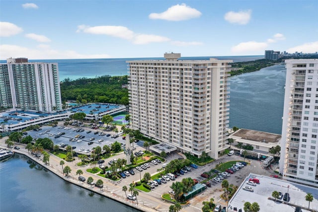 4 of 43 - 300 Bayview Dr 1009, Sunny Isles Beach, FL