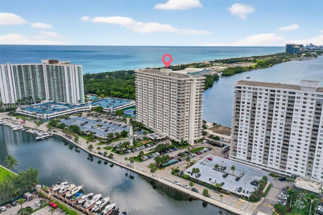 5 of 43 - 300 Bayview Dr 1009, Sunny Isles Beach, FL