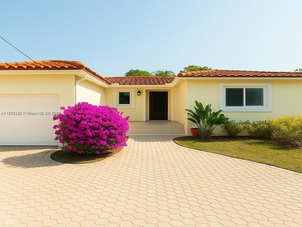 9457 Carlyle Ave, Surfside