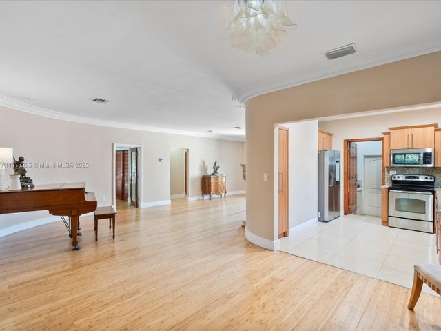 4 of 28 - 9457 Carlyle Ave, Surfside, FL