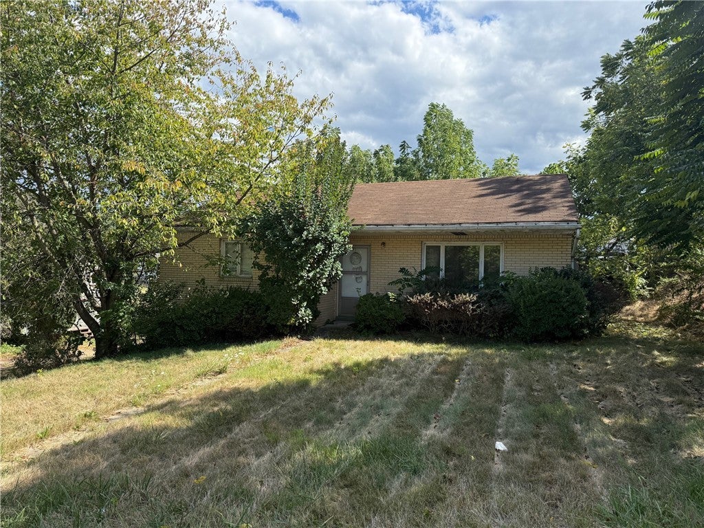 102 Baker Rd, Center