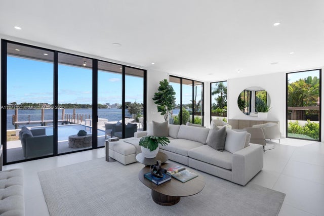 4 of 31 - 1351 Stillwater Dr, Miami Beach, FL
