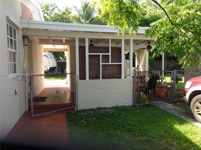 4 of 13 - 10020 Dominican Dr, Cutler Bay, FL