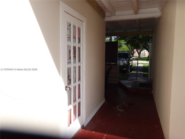 5 of 13 - 10020 Dominican Dr, Cutler Bay, FL