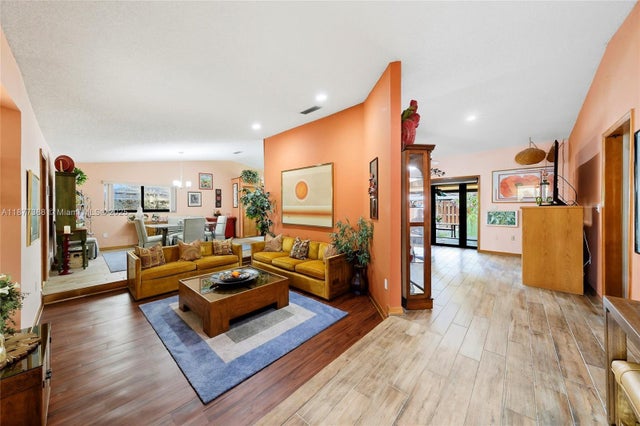 4 of 32 - 8151 Sw 90th Ave, Miami, FL