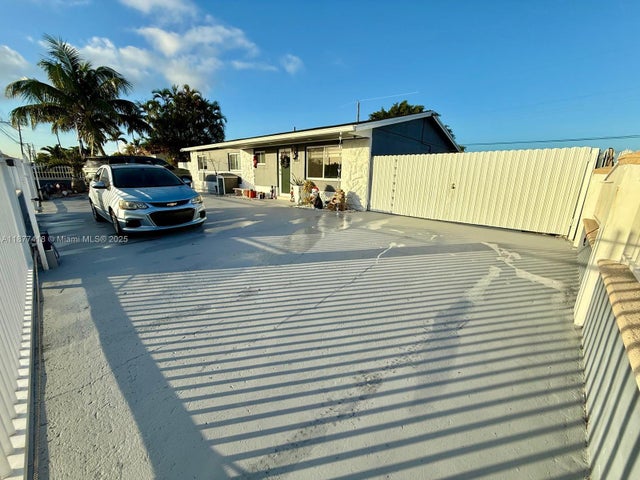 2 of 22 - 6202 Sw 107th Ave, Miami, FL