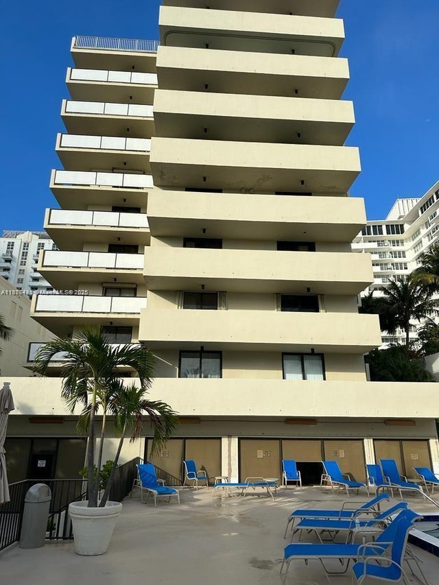 1 of 22 - 1621 Collins Ave 705, Miami Beach, FL