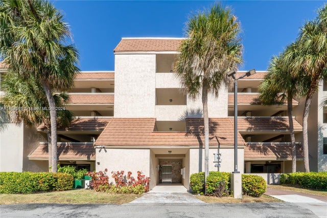 1 of 20 - 491 Ives Dairy Rd 202-5, Miami, FL