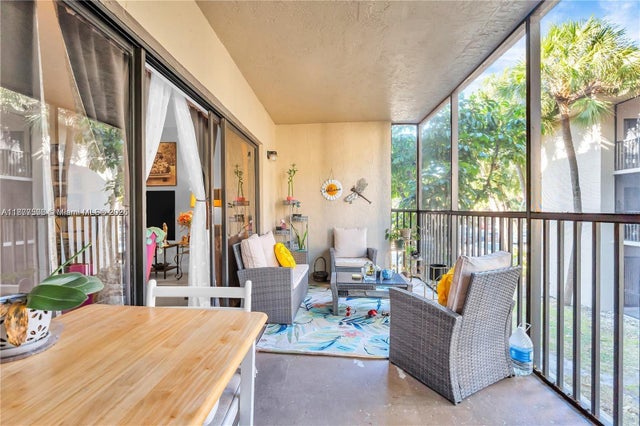 4 of 20 - 491 Ives Dairy Rd 202-5, Miami, FL
