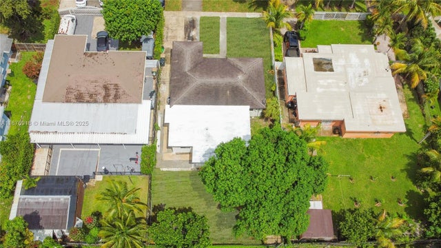 3 of 46 - 630 Ne 143rd St, North Miami, FL
