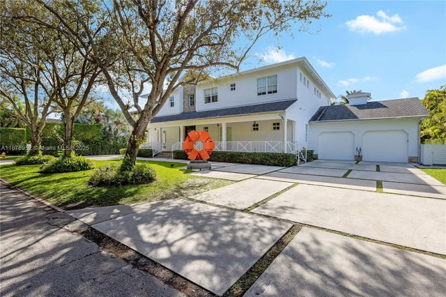 2 of 37 - 9460 Sw 69th Ave, Pinecrest, FL