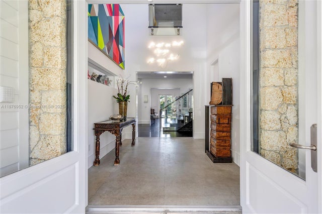 4 of 37 - 9460 Sw 69th Ave, Pinecrest, FL