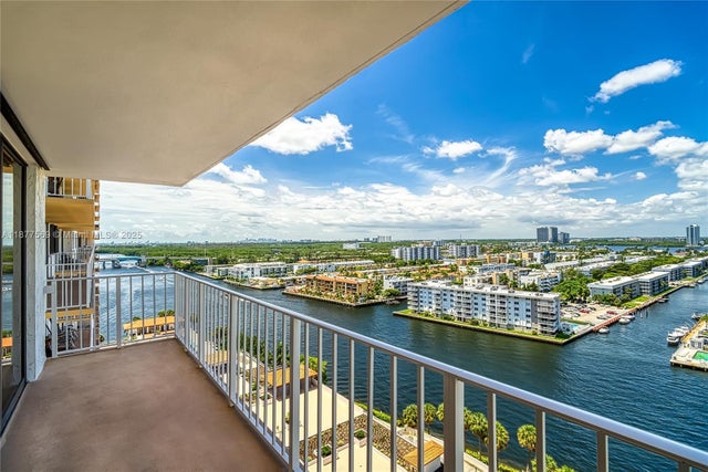 4 of 16 - 290 174th St 1709, Sunny Isles Beach, FL