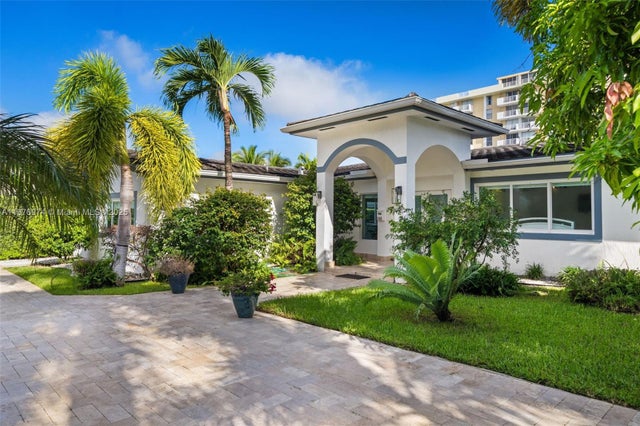 3 of 59 - 2105 Arch Creek Dr, North Miami, FL
