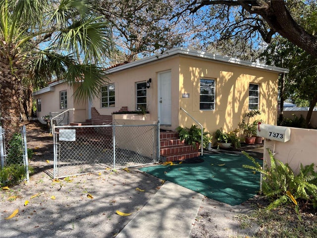 1 of 2 - 7373 Sw 6th St, Miami, FL