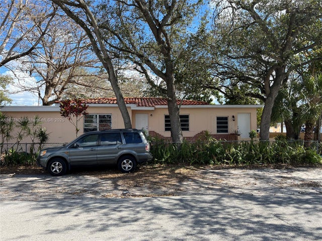 2 of 2 - 7373 Sw 6th St, Miami, FL