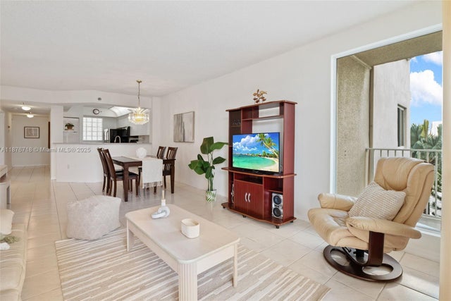 4 of 34 - 18260 N Bay Rd 320, Sunny Isles Beach, FL
