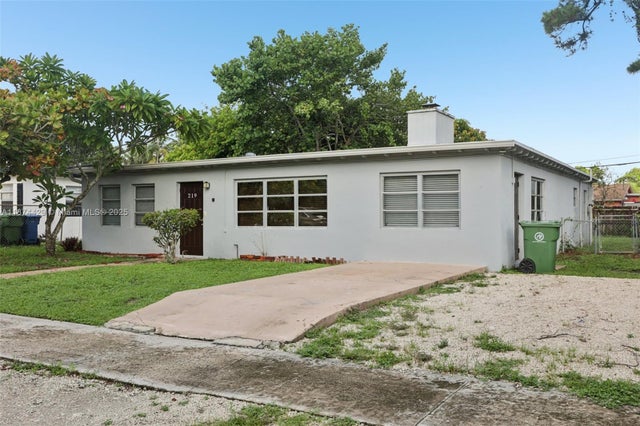 2 of 51 - 219 Sw 21st Way, Fort Lauderdale, FL