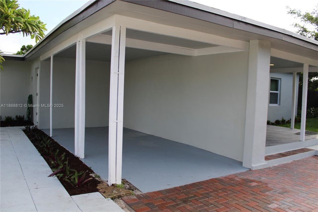 2 of 50 - 241 Ne 55th St, Oakland Park, FL