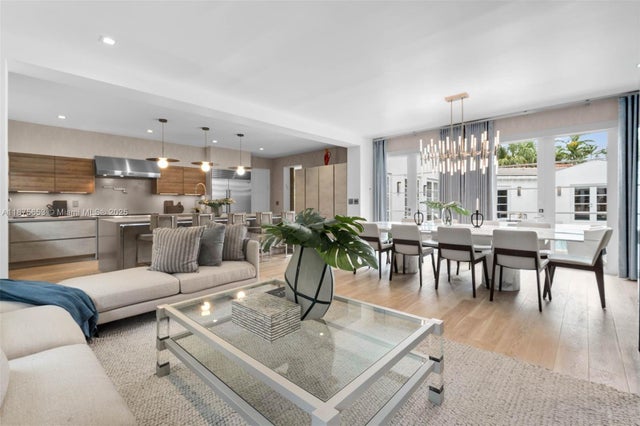 4 of 44 - 2887 Pine Tree Dr, Miami Beach, FL