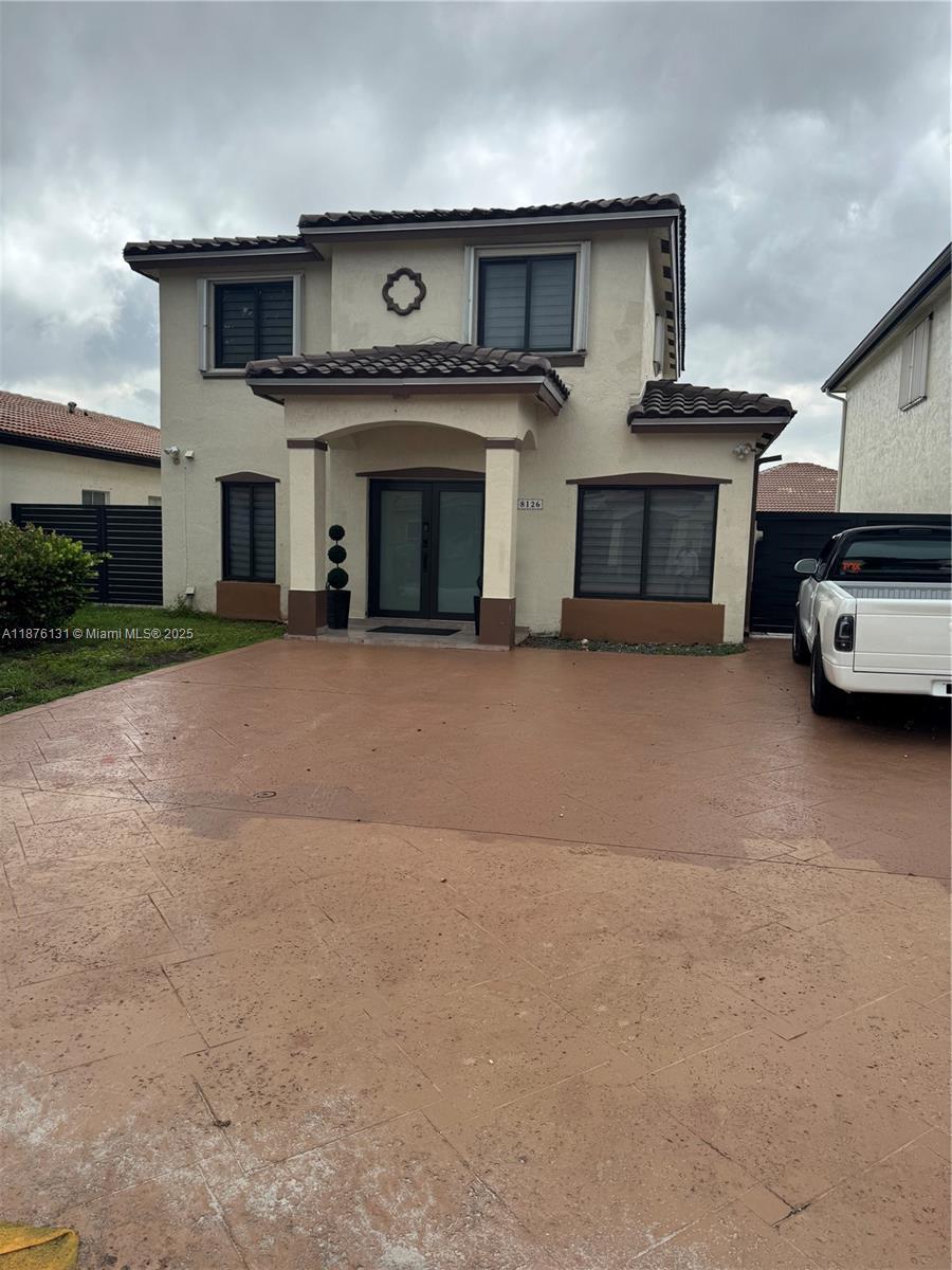 8126 Nw 199th Ter, Hialeah