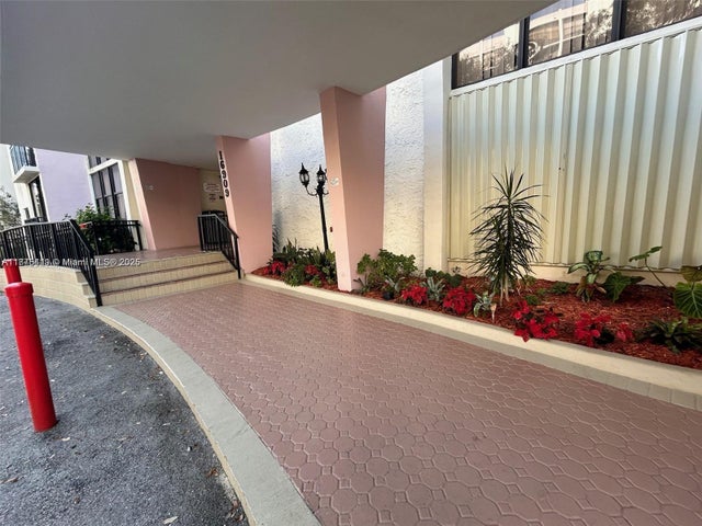 3 of 26 - 16909 N Bay Rd 918, Sunny Isles Beach, FL