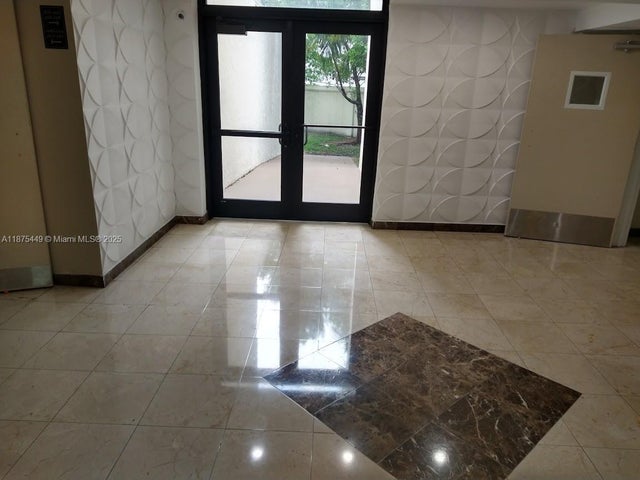 5 of 26 - 16909 N Bay Rd 918, Sunny Isles Beach, FL