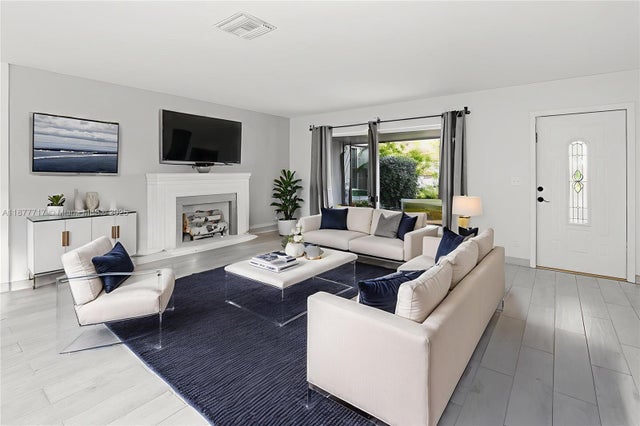 2 of 17 - 1510 Hayes St, Hollywood, FL