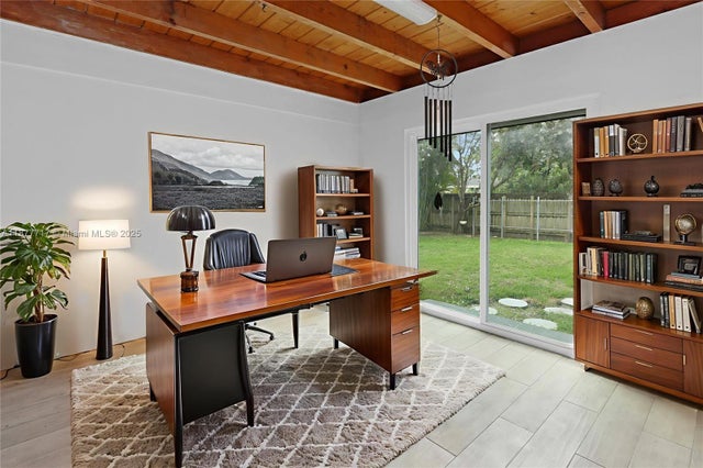 4 of 17 - 1510 Hayes St, Hollywood, FL